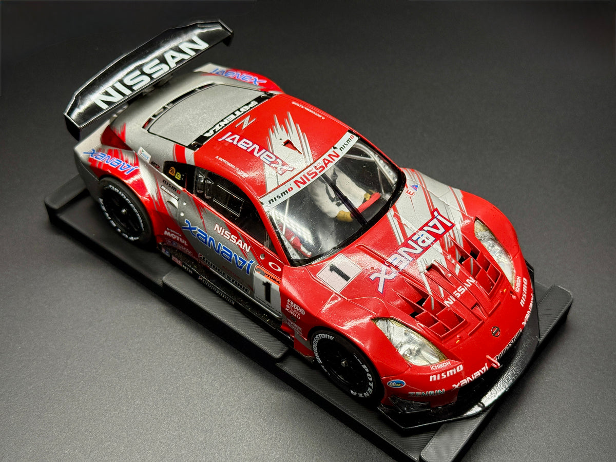 1/24 Scale Xanavi Nissan Z Analog Slot Car, JGTC 2004, Adjustable Metal Chassis, Lights!