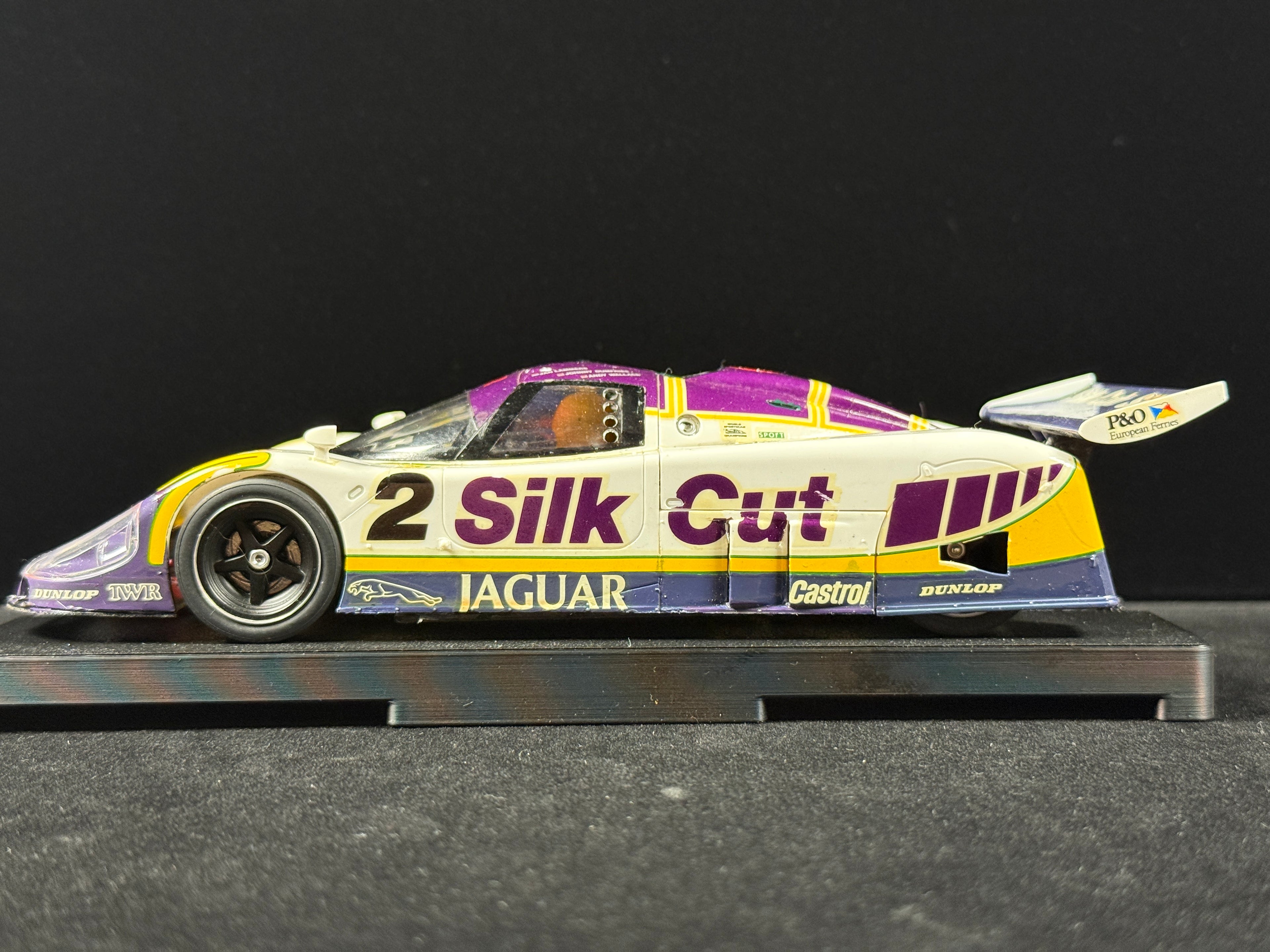 1/24 Jaguar XJR-9 1988 Le Mans racing slot car side profile