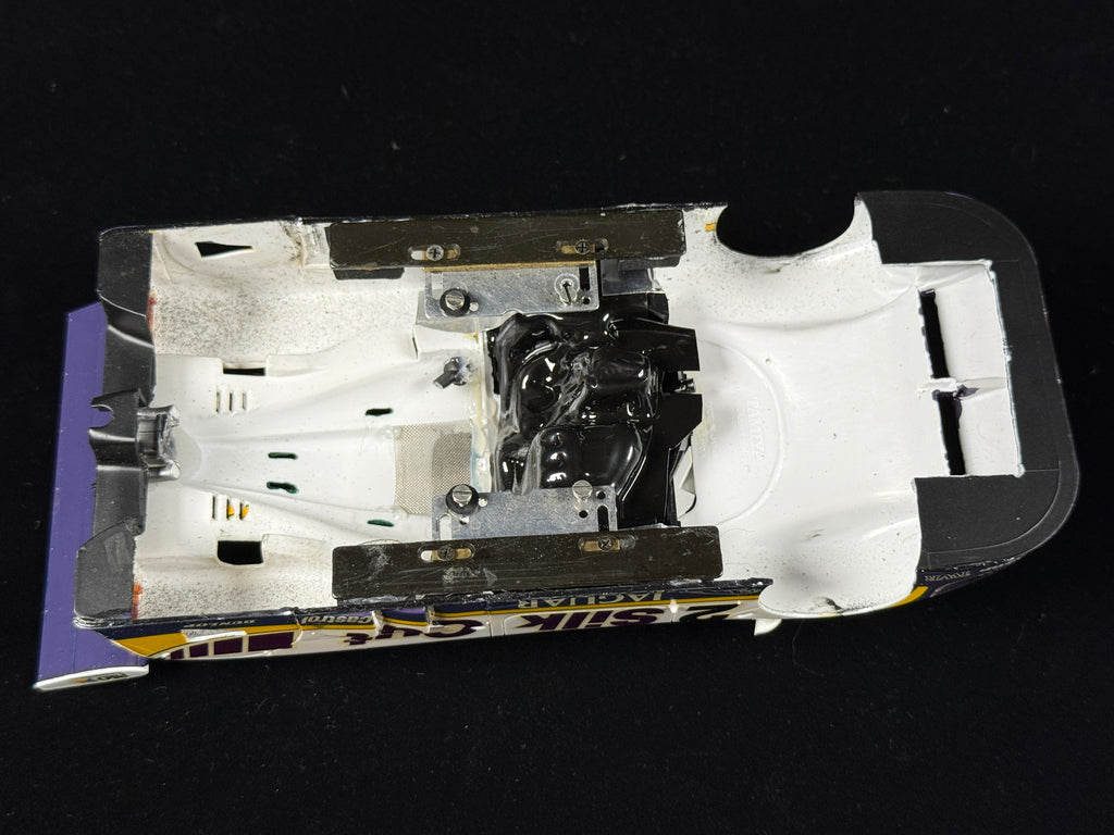 1/24 1988 Jaguar XJR-9 Analog Group C Slot Car, Silk Cut #2, 24H Le Mans