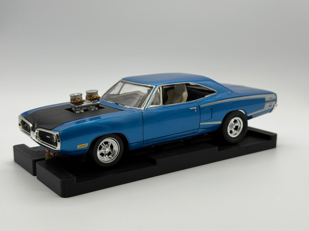 1/24 1970 Dodge Coronet Super Bee Analog Slot Car