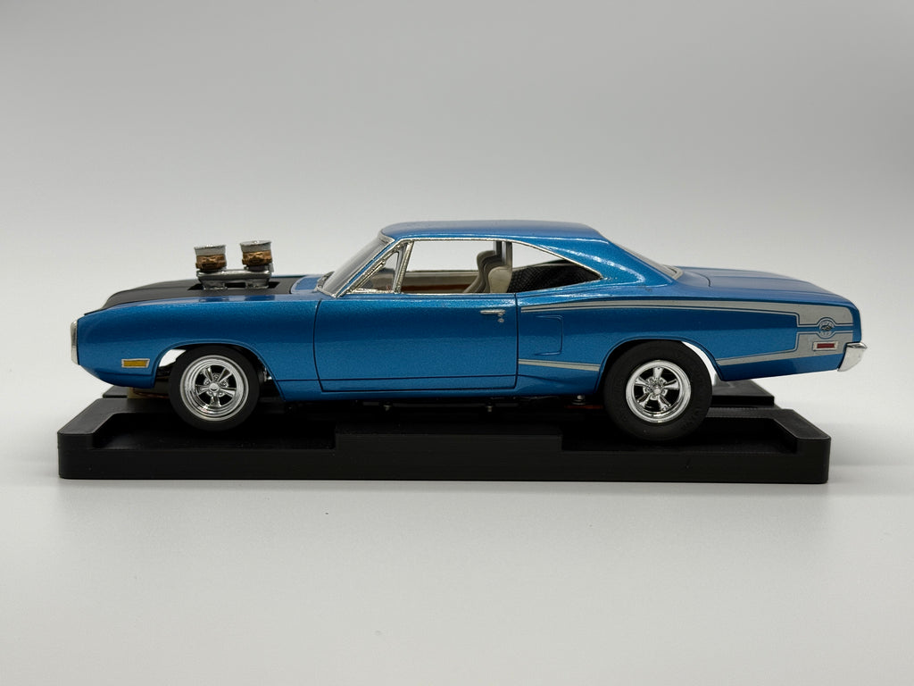 1/24 1970 Dodge Coronet Super Bee Analog Slot Car